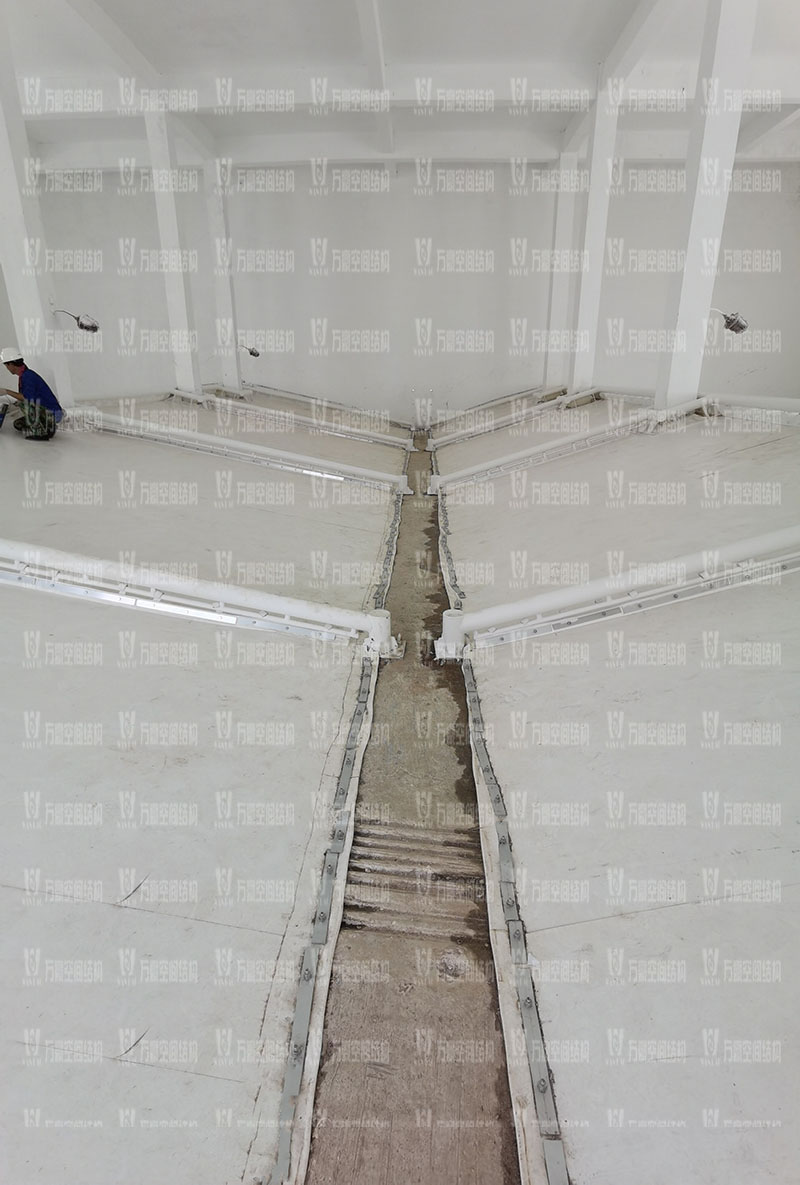 張拉膜安裝好后裝什么顏色的燈好看？景觀膜結(jié)構(gòu)燈光顏色該如何選擇？