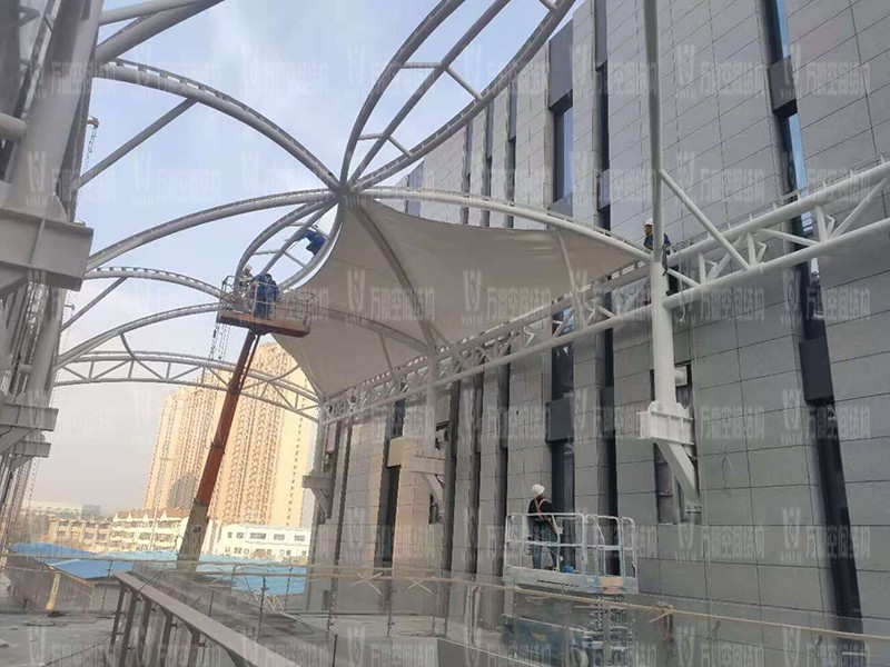 新泰卓越·財(cái)富廣場(chǎng)膜結(jié)構(gòu)項(xiàng)目竣工 新泰卓越·財(cái)富廣場(chǎng)膜結(jié)構(gòu)項(xiàng)目竣工