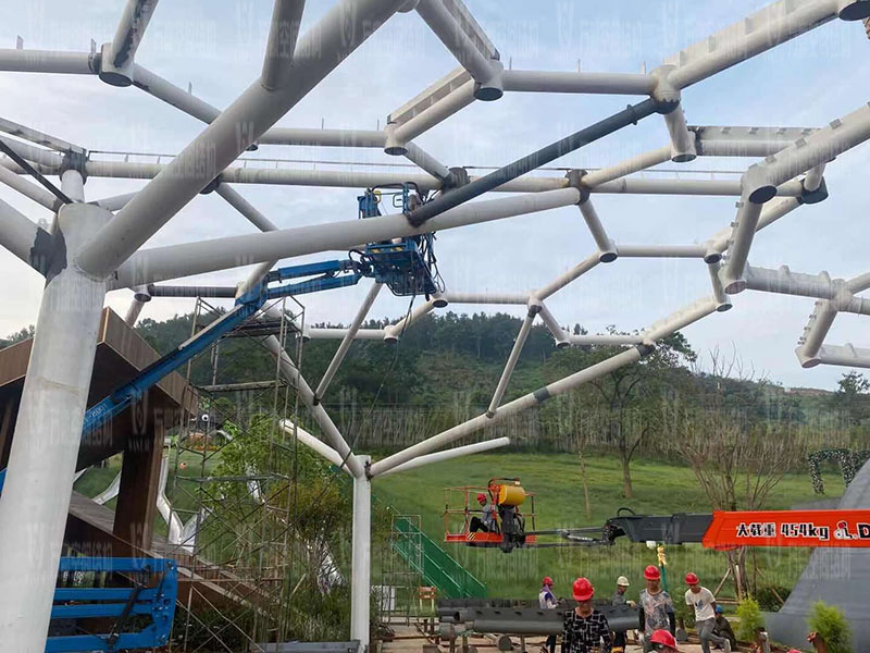 樂清鐵定溜溜樂園商業(yè)街蜂窩狀ETFE膜結(jié)構(gòu)工程鋼結(jié)構(gòu)已全部完成 樂清鐵定溜溜樂園商業(yè)街蜂窩狀ETFE膜結(jié)構(gòu)工程鋼結(jié)構(gòu)已全部完成