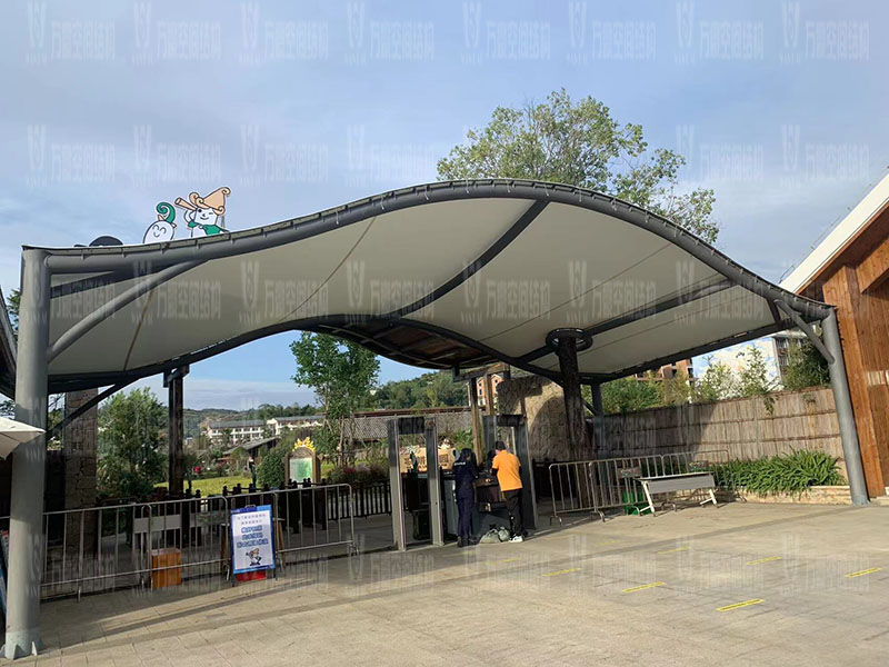 萬(wàn)豪空間結(jié)構(gòu)員工到臺(tái)州大板橋ETFE氣枕天幕項(xiàng)目、溫州鐵定溜溜樂(lè)園ETFE天幕及PTFE景觀傘膜結(jié)構(gòu)工項(xiàng)目學(xué)習(xí)交流