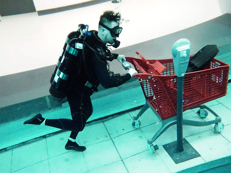 世界最深泳池，深入地下60米