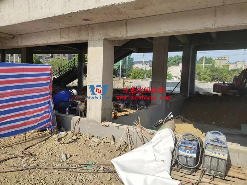 龍泉市體育場(chǎng)鋼膜結(jié)構(gòu)工程開始施工