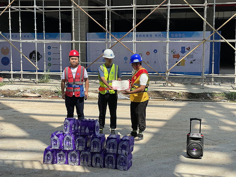 祝賀我司員工榮獲中建八局7月行為安全之星證書 祝賀我司員工榮獲中建八局7月行為安全之星證書