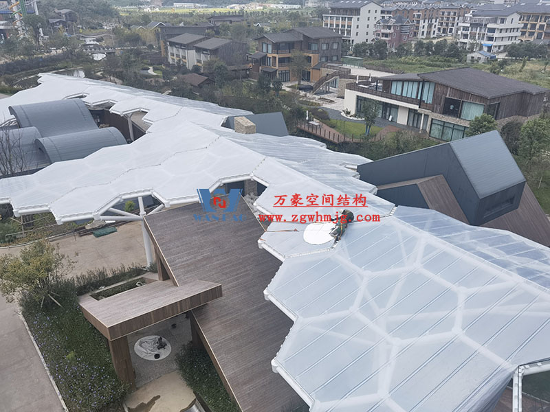 ETFE膜結(jié)構(gòu)建筑有哪些優(yōu)勢？ETFE膜結(jié)構(gòu)材料對比其他材料有哪些優(yōu)點？