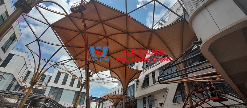 中國東盟特色商品匯聚中心膜鋼構(gòu)工程完工 中國東盟特色商品匯聚中心膜鋼構(gòu)工程完工