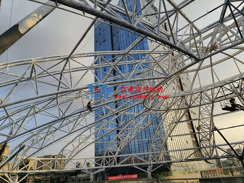 明宇廣場6號(hào)地塊商業(yè)（萬達(dá)廣場）改造項(xiàng)目鋼膜結(jié)構(gòu)ETFE蓋頂天幕工程火熱施工中
