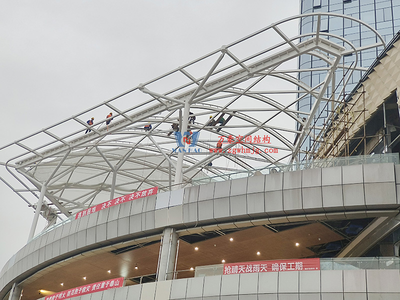 明宇廣場6號地塊商業(yè)（萬達廣場）改造項目鋼膜結(jié)構(gòu)ETFE蓋頂天幕工程
