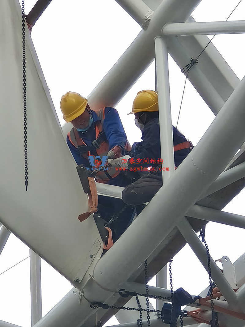 明宇廣場6號地塊商業(yè)（萬達廣場）改造項目鋼膜結(jié)構(gòu)ETFE蓋頂天幕工程