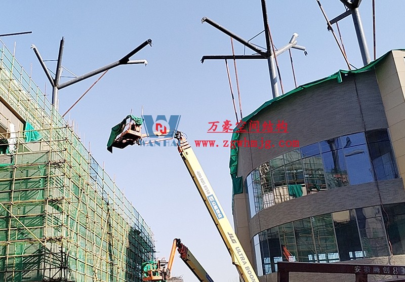 合肥文一塘溪津門天幕鋼結(jié)構(gòu)及ETFE氣枕膜工程施工進度