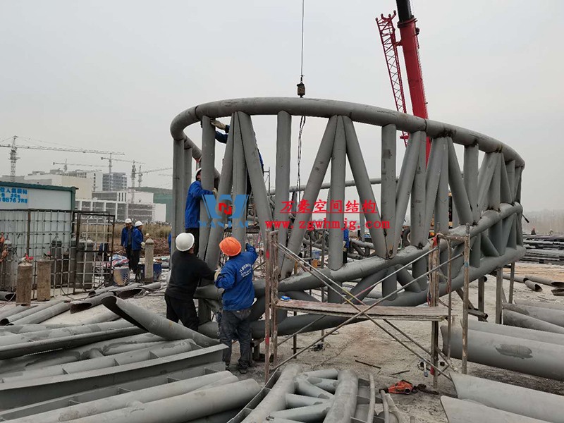 四川南充電影學(xué)院景觀膜結(jié)構(gòu)工程位于四川省南充市，此工程由寧波萬(wàn)豪空間結(jié)構(gòu)工程有限公司承建。  四川南充電影學(xué)院景觀膜結(jié)構(gòu)工程  四川南充電影學(xué)院景觀膜結(jié)構(gòu)工程  四川南充電影學(xué)院景觀膜結(jié)構(gòu)工程  四川南充電影學(xué)院景觀膜結(jié)構(gòu)工程  四川南充電影學(xué)院景觀膜結(jié)構(gòu)工程  四川南充電影學(xué)院景觀膜結(jié)構(gòu)工程  四川南充電影學(xué)院景觀膜結(jié)構(gòu)工程  四川南充電影學(xué)院景觀膜結(jié)構(gòu)工程  四川南充電影學(xué)院景觀膜結(jié)構(gòu)工程  四川南充電影學(xué)院景觀膜結(jié)構(gòu)工程  四川南充電影學(xué)院景觀膜結(jié)構(gòu)工程