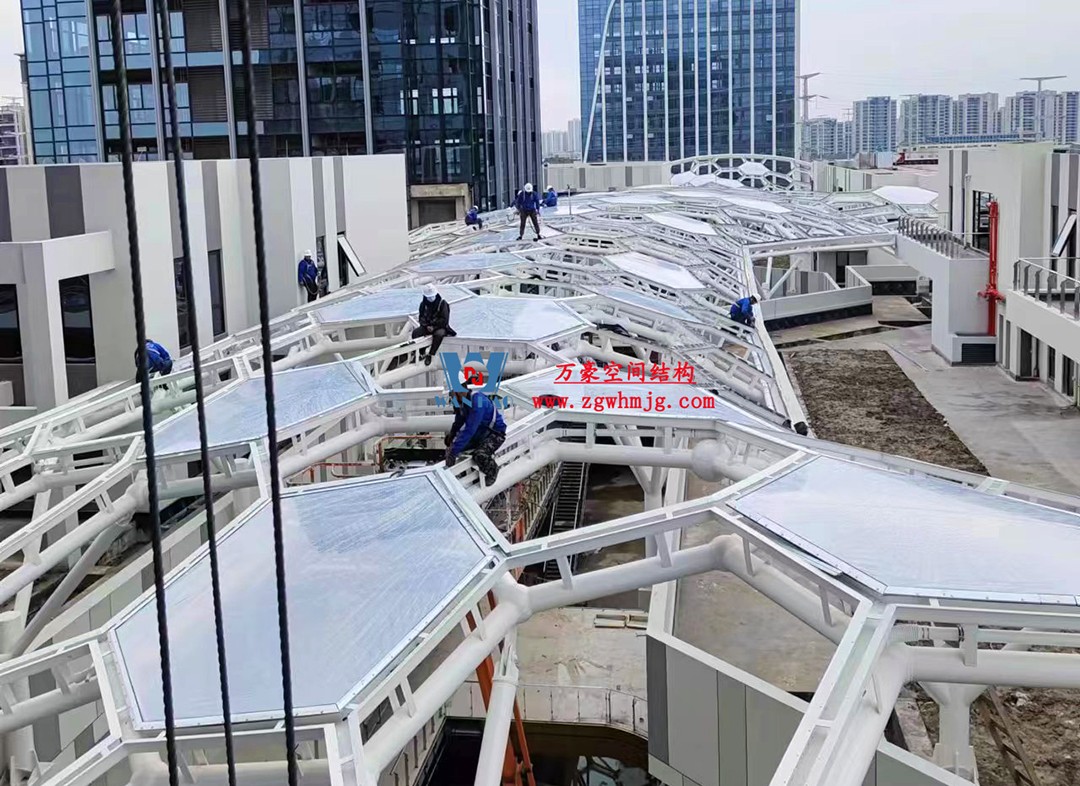 賦含夢(mèng)幻色彩的商業(yè)街膜結(jié)構(gòu)天幕，即將閃亮登場(chǎng)！
