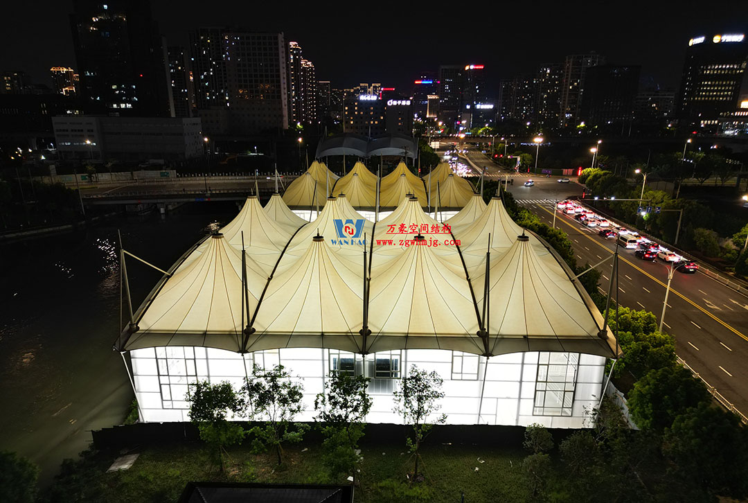 已悄然服務(wù)我們多年的膜結(jié)構(gòu)建筑 已悄然服務(wù)我們多年的膜結(jié)構(gòu)建筑