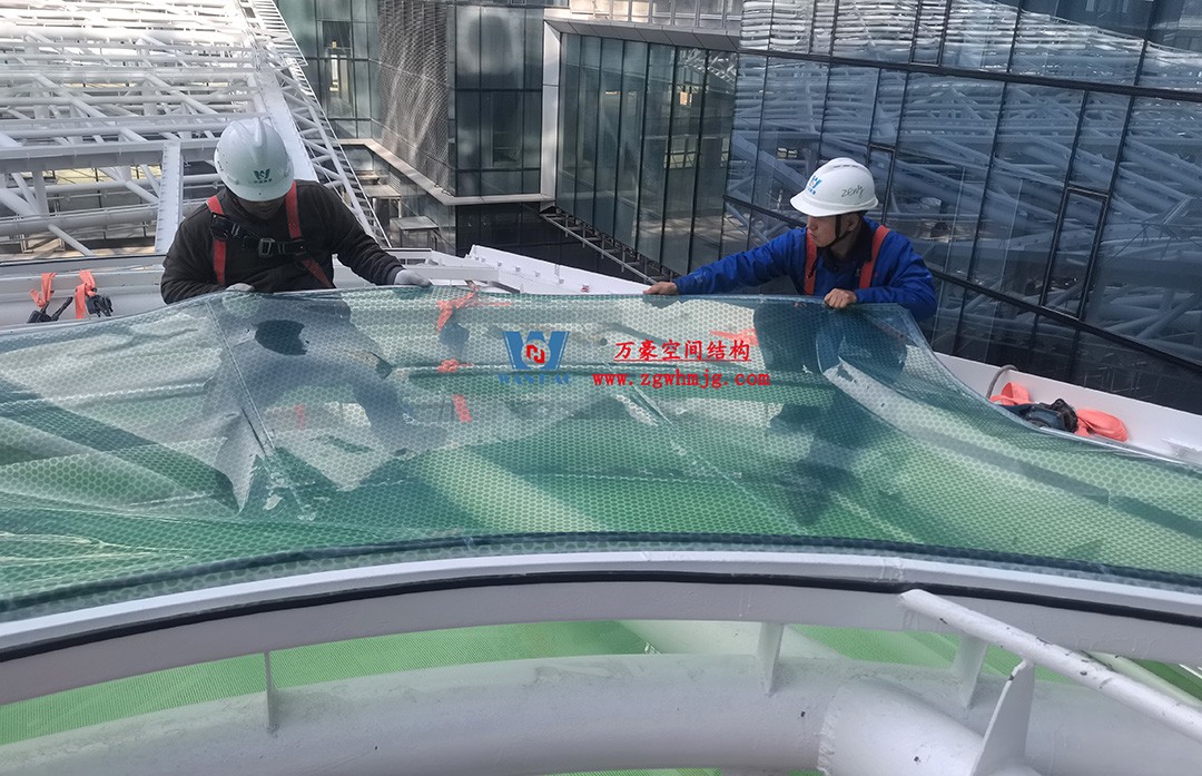 萬(wàn)豪—杭州博多森谷ETFE氣枕連廊天幕項(xiàng)目迎來(lái)新進(jìn)展