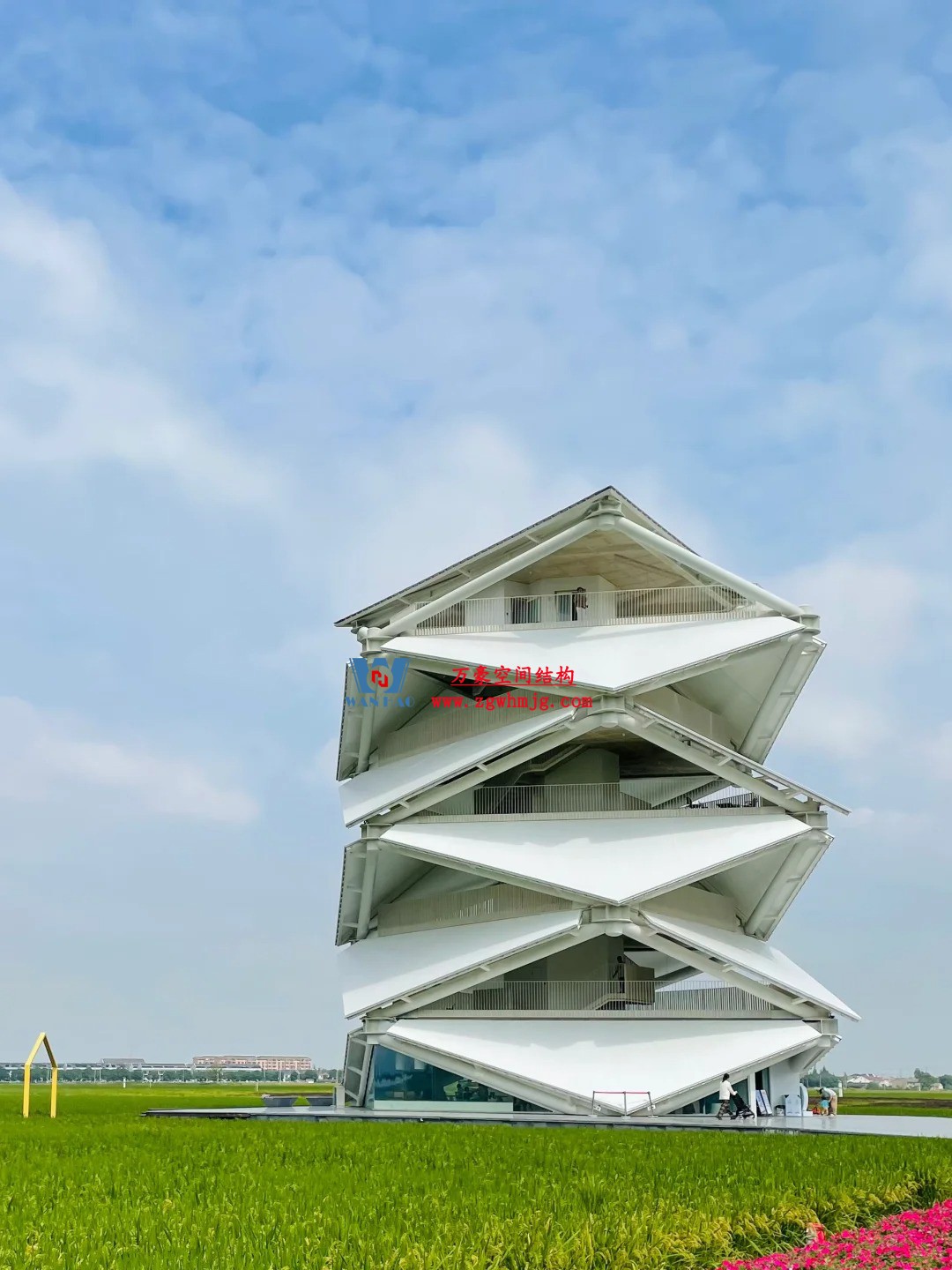 創(chuàng)意與藝術(shù)美感兼具的鋼膜結(jié)構(gòu)建筑 創(chuàng)意與藝術(shù)美感兼具的鋼膜結(jié)構(gòu)建筑