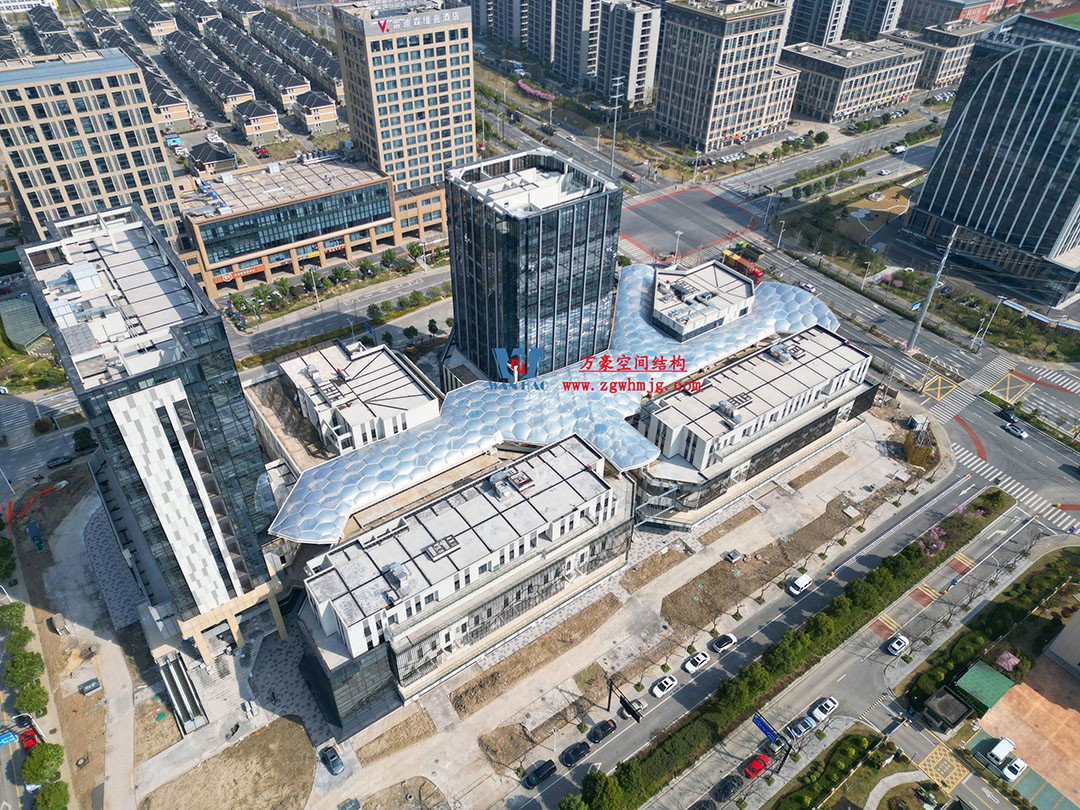 已完工，這個ETFE氣枕商業(yè)天幕閃亮登場！