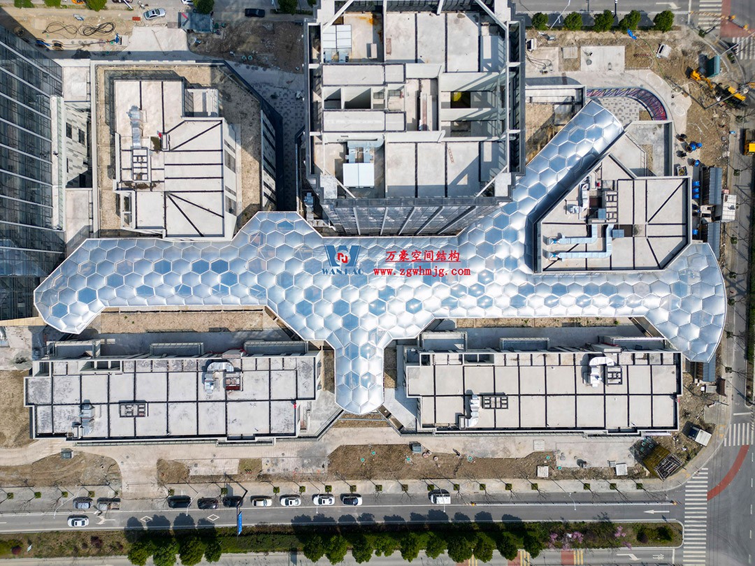 已完工，這個ETFE氣枕商業(yè)天幕閃亮登場！