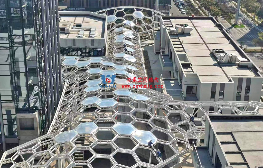 已完工，這個ETFE氣枕商業(yè)天幕閃亮登場！