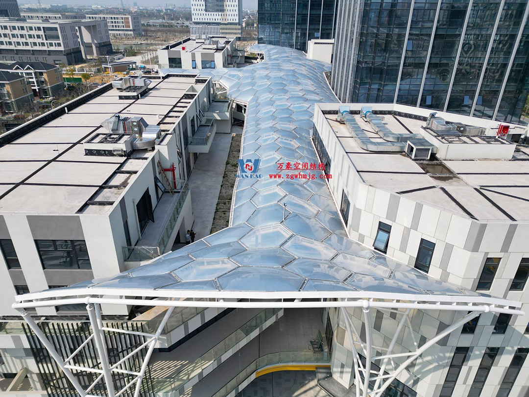 已完工，這個ETFE氣枕商業(yè)天幕閃亮登場！