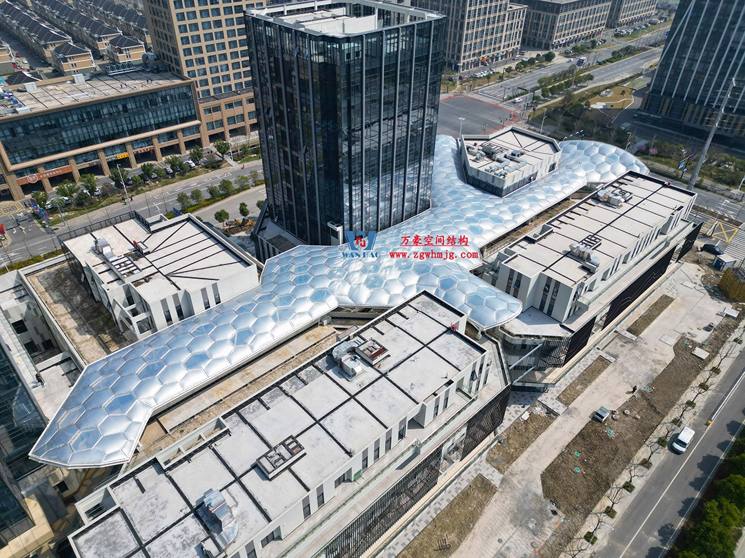 已完工，這個ETFE氣枕商業(yè)天幕閃亮登場！