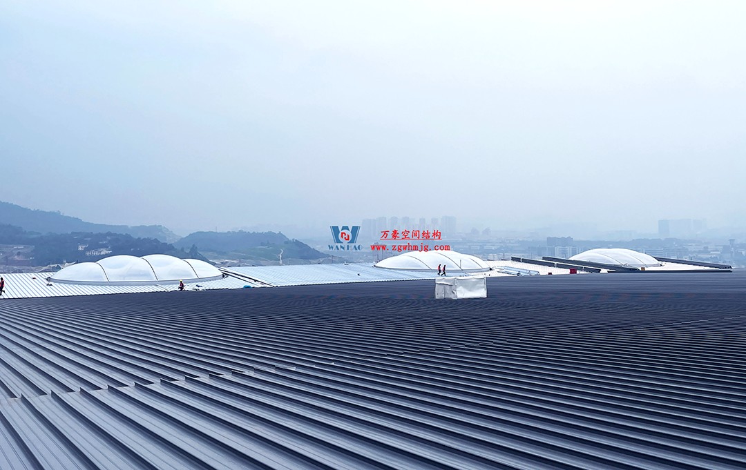 提檔提速，ETFE氣枕膜結(jié)構(gòu)天窗正在火熱施工安裝中