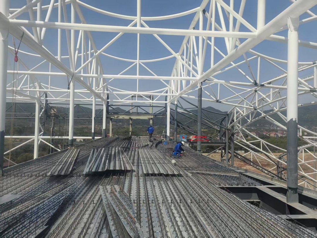 比亞迪紹興嵊州賽車場干拔沙坡觀景平臺鋼結(jié)構(gòu)項目