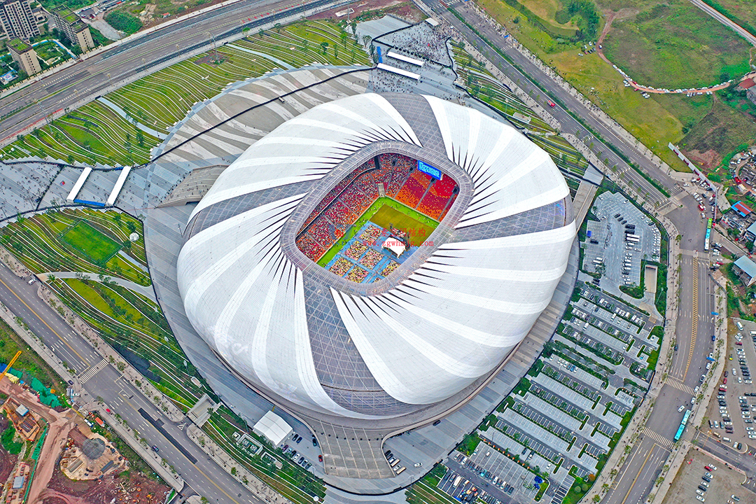 2026 中超球場(chǎng)巡禮?重慶篇｜身披 ETFE「科技薄紗」，龍興足球場(chǎng)點(diǎn)亮山城足球新未來(lái)！