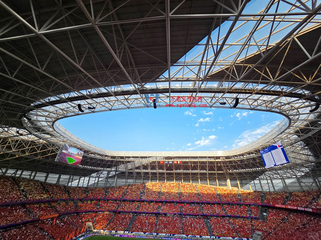 2026 中超球場(chǎng)巡禮?重慶篇｜身披 ETFE「科技薄紗」，龍興足球場(chǎng)點(diǎn)亮山城足球新未來(lái)！