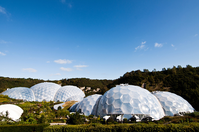 ETFE膜結(jié)構(gòu)有哪些性能特點(diǎn)？ETFE膜結(jié)構(gòu)在建筑行業(yè)的發(fā)展前景如何？