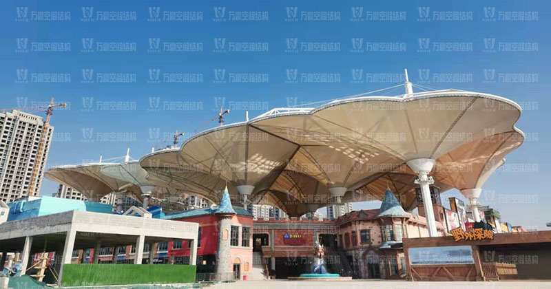 PTFE膜結(jié)構(gòu)材料是什么？PTFE膜結(jié)構(gòu)材料有哪些性能特點(diǎn)？