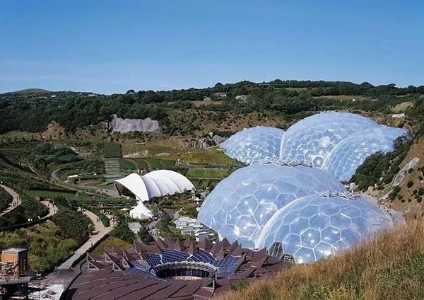 ETFE膜結(jié)構(gòu)建筑有什么特點(diǎn)？世界著名ETFE膜結(jié)構(gòu)建筑有哪些？