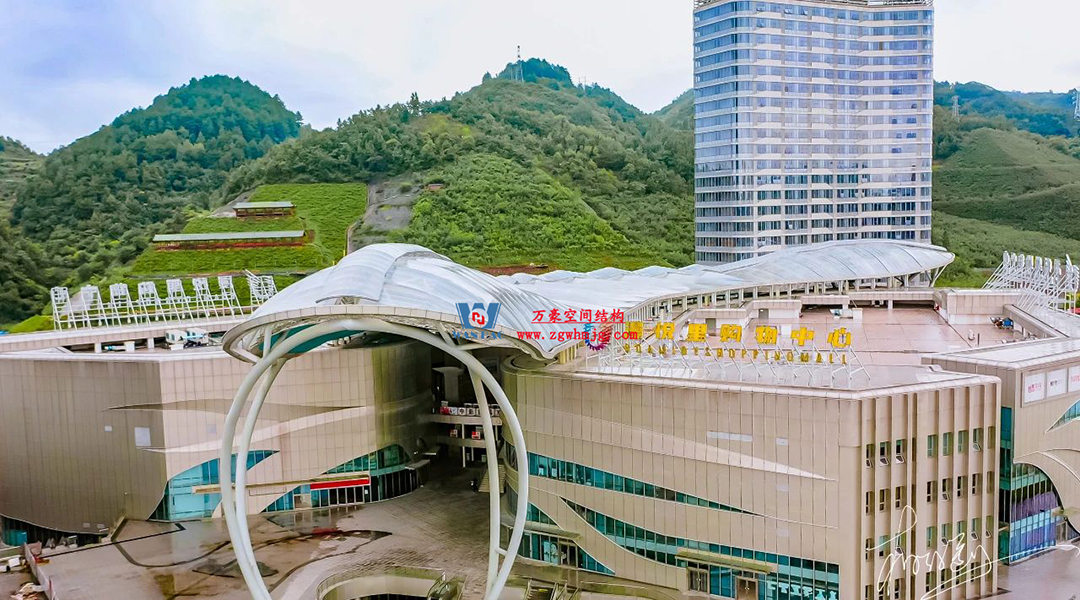 遵義高鐵新城上的一條鋼膜結(jié)構“長龍”