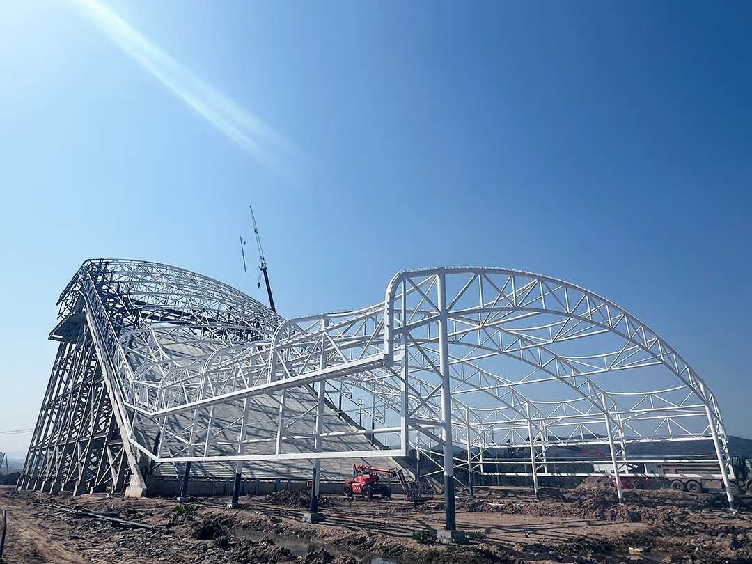 比亞迪紹興嵊州賽車場干拔沙坡觀景平臺鋼結(jié)構(gòu)項(xiàng)目